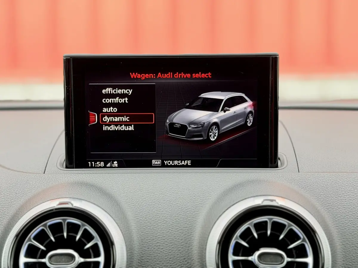 1.4 TFSI CoD S-Line Virtual Pano Carplay