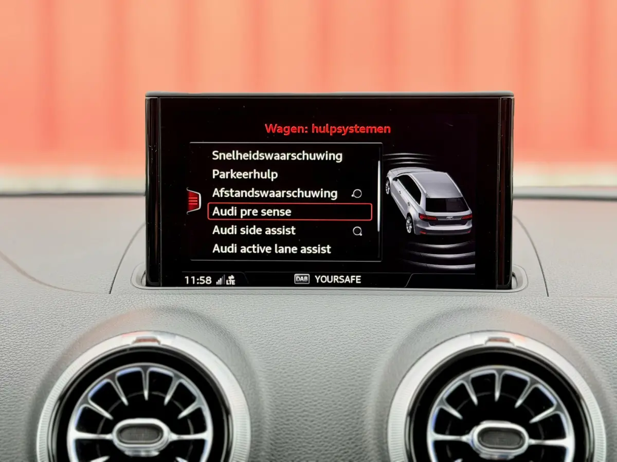 1.4 TFSI CoD S-Line Virtual Pano Carplay