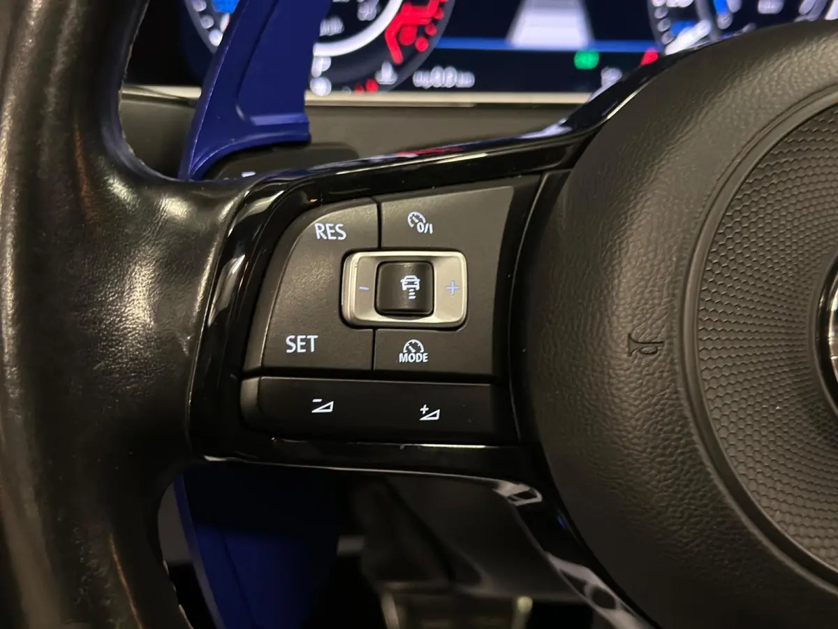 2.0 TSI 4Motion R|PANO|KEYLESS|LEDER