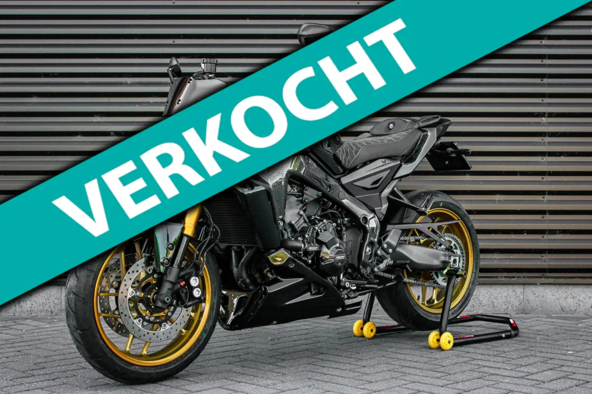 Tour OPS 119PK 2024 /3.164KM /NIEUWSTAAT / COMPLETE DOCUMENTATIE /CUSTOM SC EXHAUST /DIRECT RIJDEN/ FULL BLACK