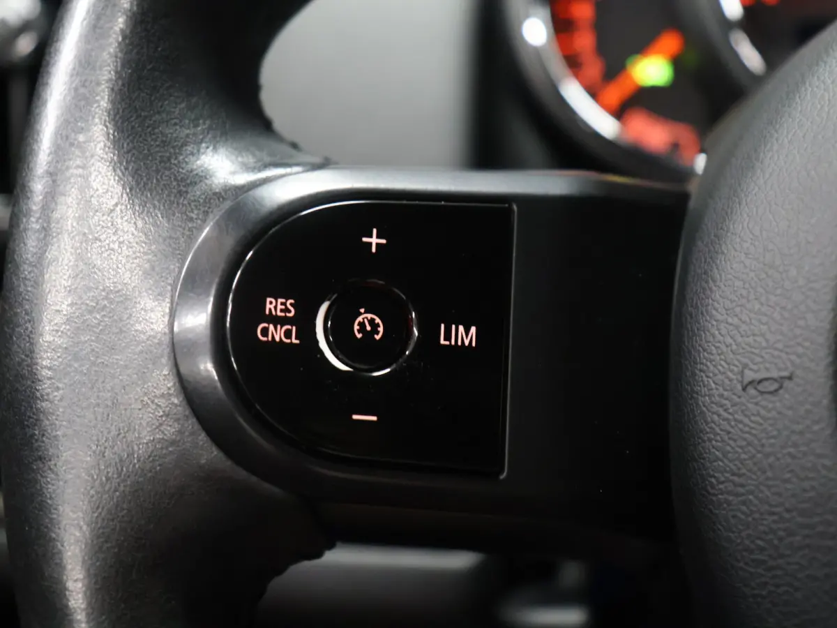 1.5 Cooper Business Sport Edition [APPLE CARPLAY, STOELVERWARMING, CRUISE CONTROL, PDC ACHTER, LED, AUTOMAAT, ANDROID, MULTIFUNCTIONEEL STUURWIEL, BLUETOOTH, NAVIGATIE, NIEUWSTAAT]