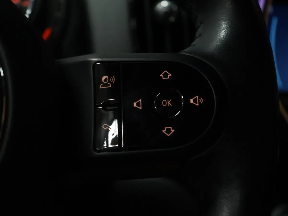 1.5 Cooper Business Sport Edition [APPLE CARPLAY, STOELVERWARMING, CRUISE CONTROL, PDC ACHTER, LED, AUTOMAAT, ANDROID, MULTIFUNCTIONEEL STUURWIEL, BLUETOOTH, NAVIGATIE, NIEUWSTAAT]
