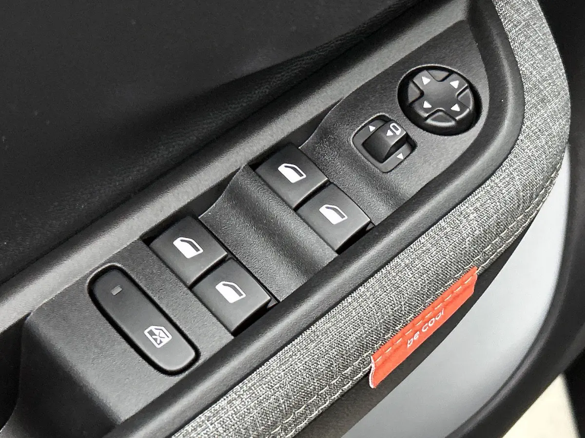 1.2 Hybrid 145pk Plus Automaat | Apple Carplay/Android Auto | Climate Control | Cruise Control | Achteruitrijcamera | Parkeersensoren |