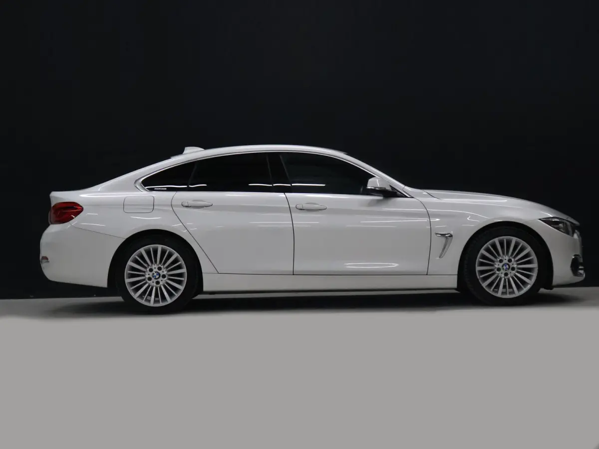 418i High Executive [GROOT NAVIGATIE, STOELVERWARMING, VOL LEDER, CRUISE CONTROL, LED, BLUETOOOTH, DIGITAL DASH, ELEKTRISCHE ACHTERKLEP, NIEUWSTAAT]