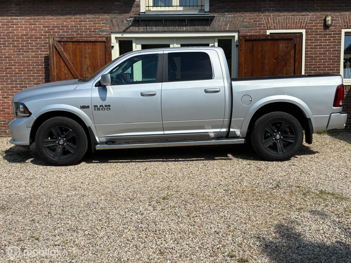 1500 4X4 5.7 V8 4x4 Crew Cab 5'7