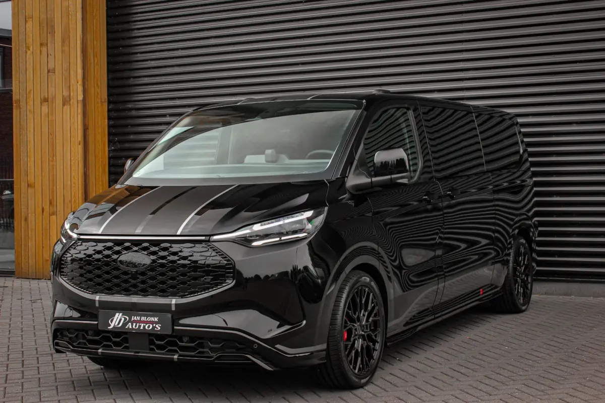 Cust. 320 L2H1 Sport 71 kWh DC DUBBEL CABINE / JB-EDITON / CAMERA / 370KM RANGE / APPLE CARPLAY DRIVERS-PACK /FULL