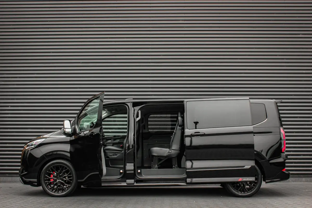 Cust. 320 L2H1 Sport 71 kWh DC DUBBEL CABINE / JB-EDITON / CAMERA / 370KM RANGE / APPLE CARPLAY DRIVERS-PACK /FULL