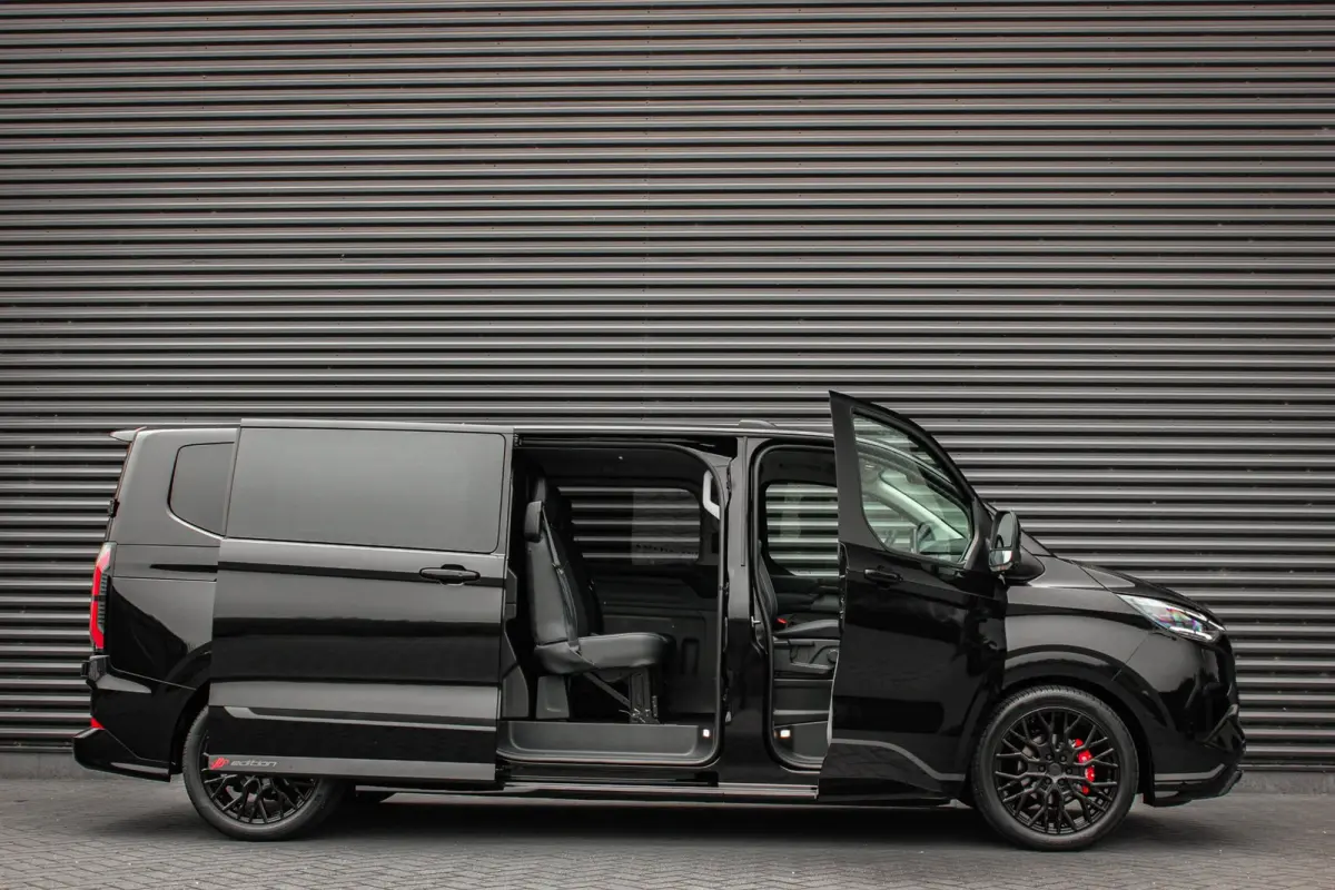 Cust. 320 L2H1 Sport 71 kWh DC DUBBEL CABINE / JB-EDITON / CAMERA / 370KM RANGE / APPLE CARPLAY DRIVERS-PACK /FULL