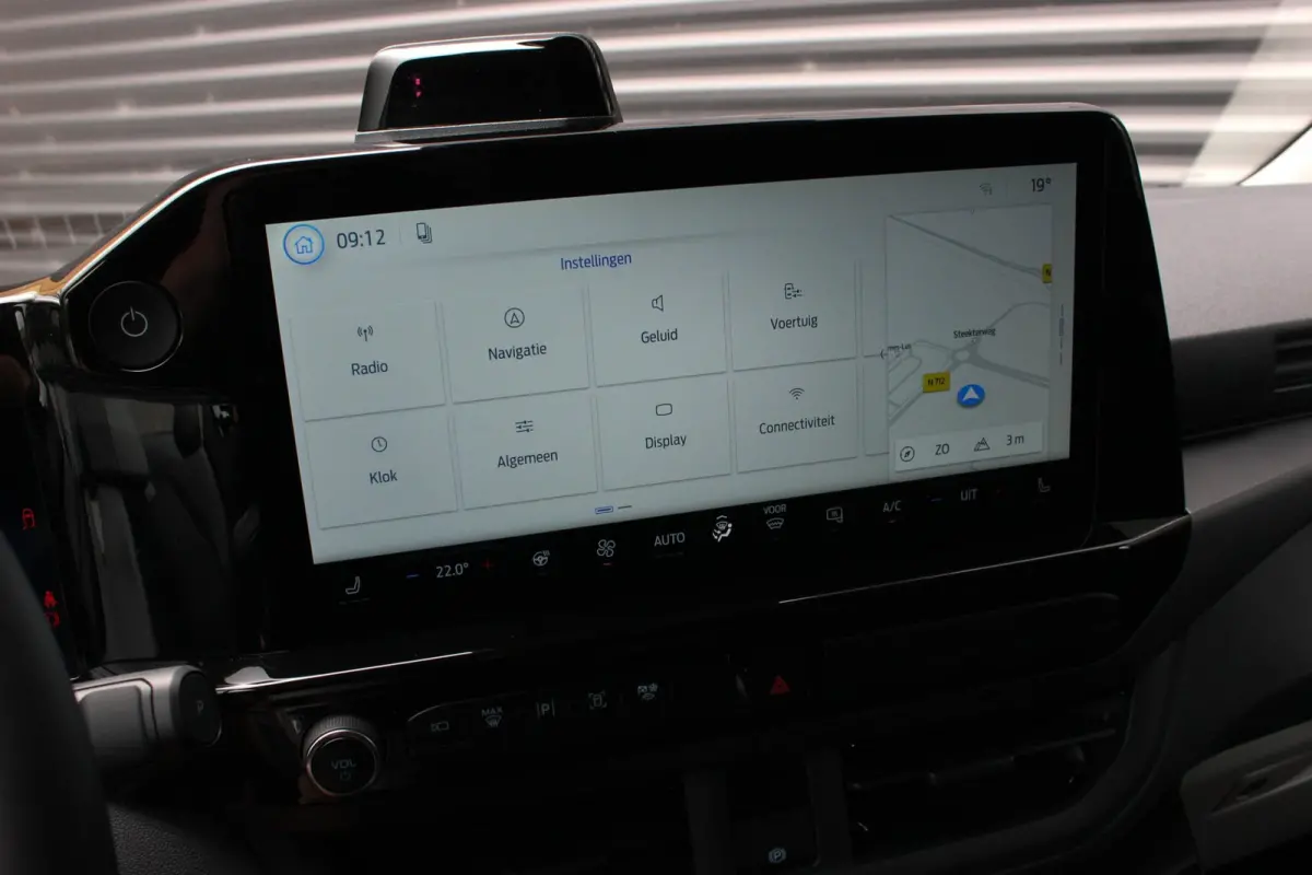 Cust. 320 L2H1 Sport 71 kWh DC DUBBEL CABINE / JB-EDITON / CAMERA / 370KM RANGE / APPLE CARPLAY DRIVERS-PACK /FULL