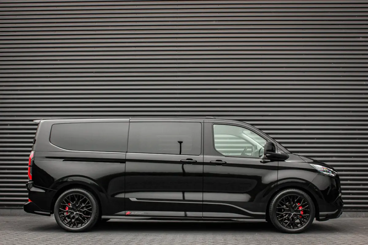 Cust. 320 L2H1 Sport 71 kWh DC DUBBEL CABINE / JB-EDITON / CAMERA / 370KM RANGE / APPLE CARPLAY DRIVERS-PACK /FULL