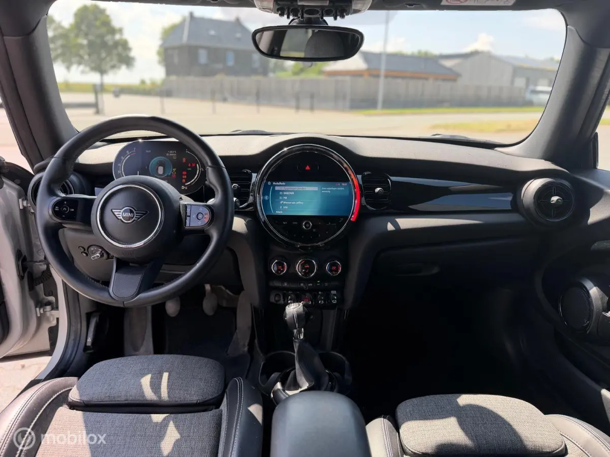 1.5 Cooper Business Edition | NAP | Nederlandse Auto | Navigatie | Cruise Control | 136 PK | 2021