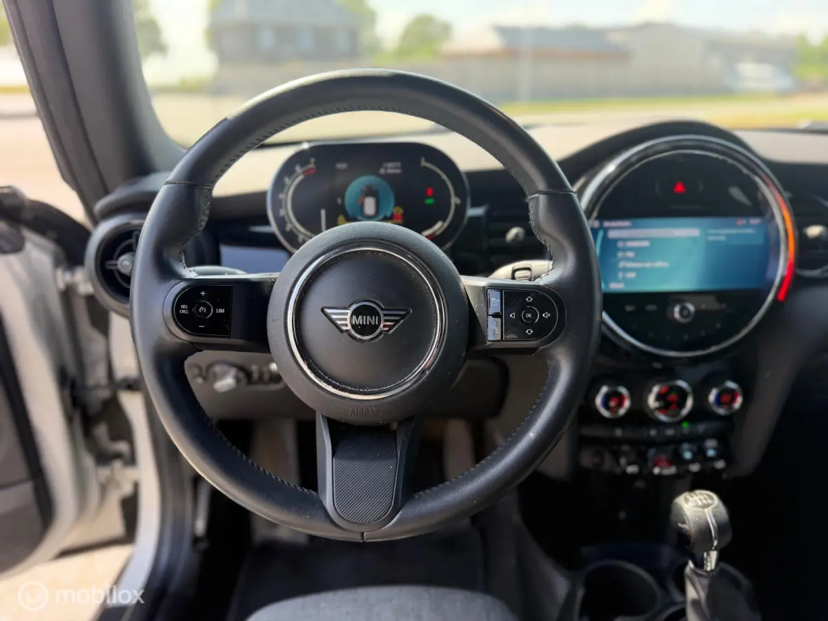 1.5 Cooper Business Edition | NAP | Nederlandse Auto | Navigatie | Cruise Control | 136 PK | 2021