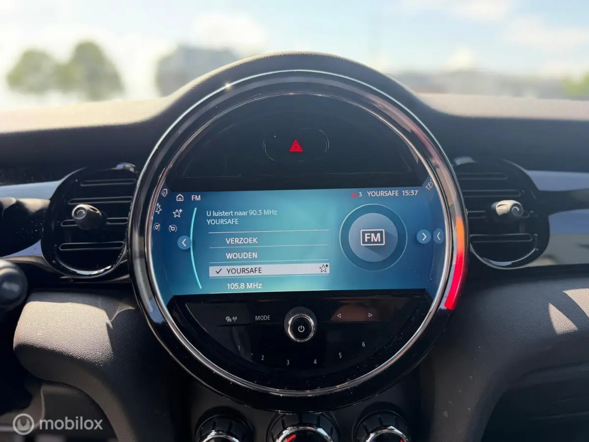 1.5 Cooper Business Edition | NAP | Nederlandse Auto | Navigatie | Cruise Control | 136 PK | 2021