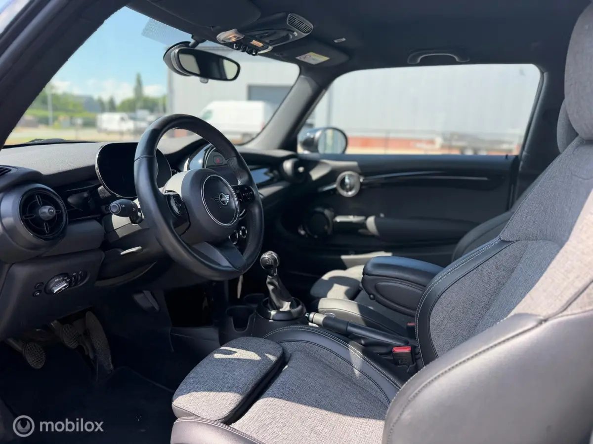 1.5 Cooper Business Edition | NAP | Nederlandse Auto | Navigatie | Cruise Control | 136 PK | 2021