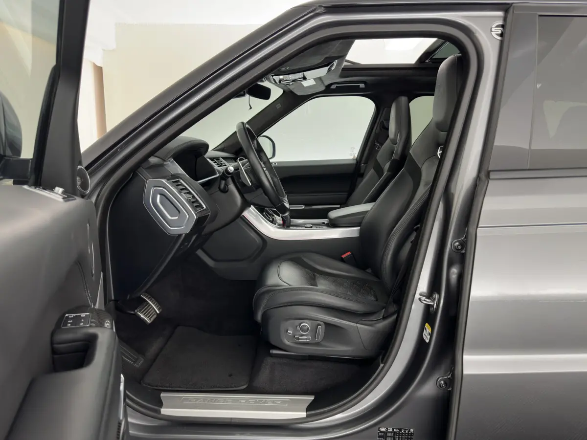 5.0 V8 SC SVR Aut. *PANO | LEATHER | MATRIX-LED | HEAD-UP | CARBON | ADAPTIVE-CRUISE | MEMORY-PACK | MERIDIAN-AUDIO | BLINDSPOT | TOPVIEW | DIGI-COCKPIT | HEATED-SPORTSEATS | PRIVACY-GLASS |