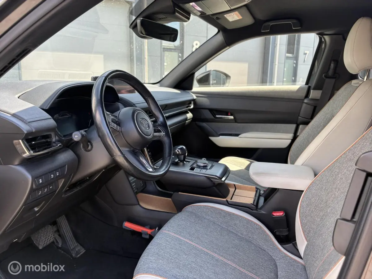 e-SkyActiv Comfort 36 kWh | NAP | SOH 91% | Head-up Display | Camera | Stoelverwarming | 2021