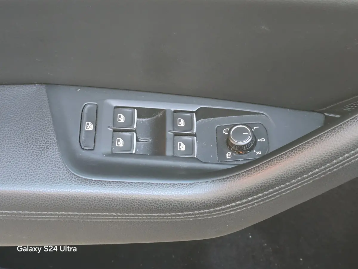 2.0 TDI Highline Business R / Aut / Acc / 150 PK / Lane Assist / Camera / Elek Pakket / Xenon / Pdc / 18