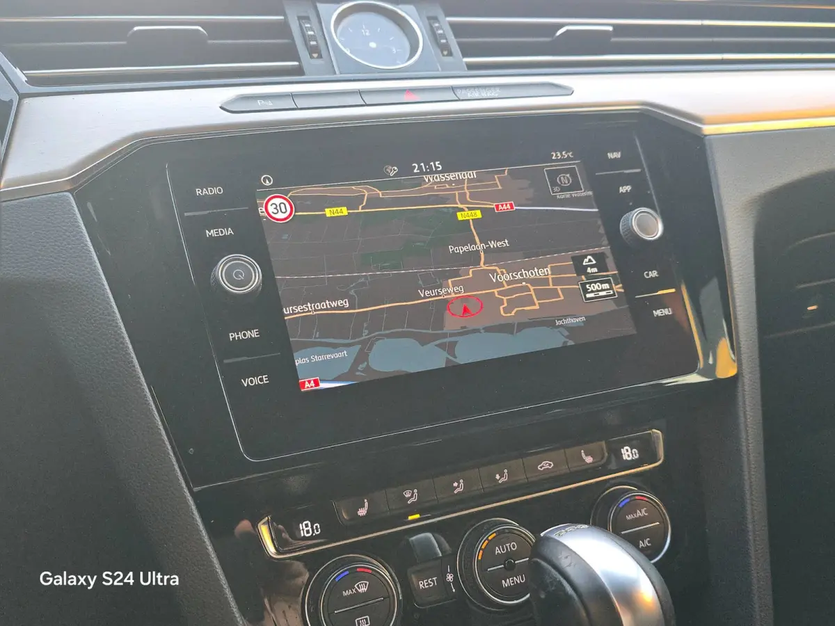 2.0 TDI Highline Business R / Aut / Acc / 150 PK / Lane Assist / Camera / Elek Pakket / Xenon / Pdc / 18