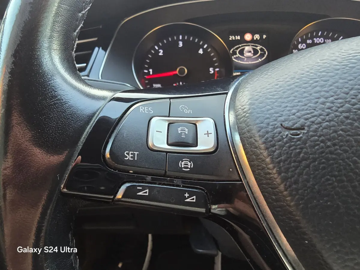 2.0 TDI Highline Business R / Aut / Acc / 150 PK / Lane Assist / Camera / Elek Pakket / Xenon / Pdc / 18