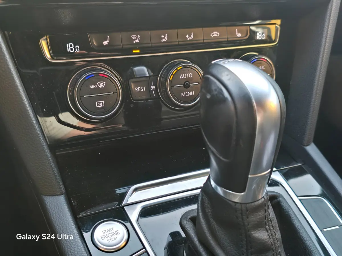 2.0 TDI Highline Business R / Aut / Acc / 150 PK / Lane Assist / Camera / Elek Pakket / Xenon / Pdc / 18