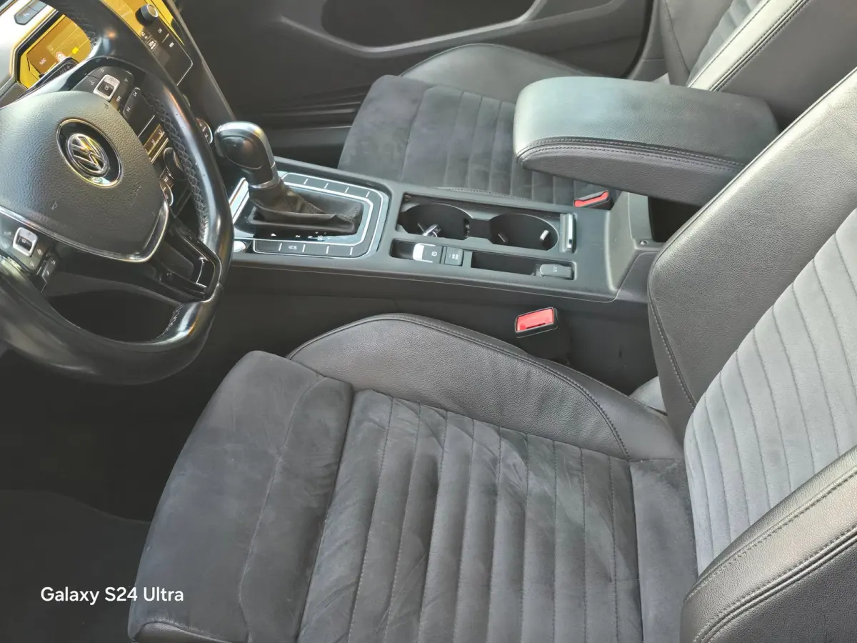 2.0 TDI Highline Business R / Aut / Acc / 150 PK / Lane Assist / Camera / Elek Pakket / Xenon / Pdc / 18