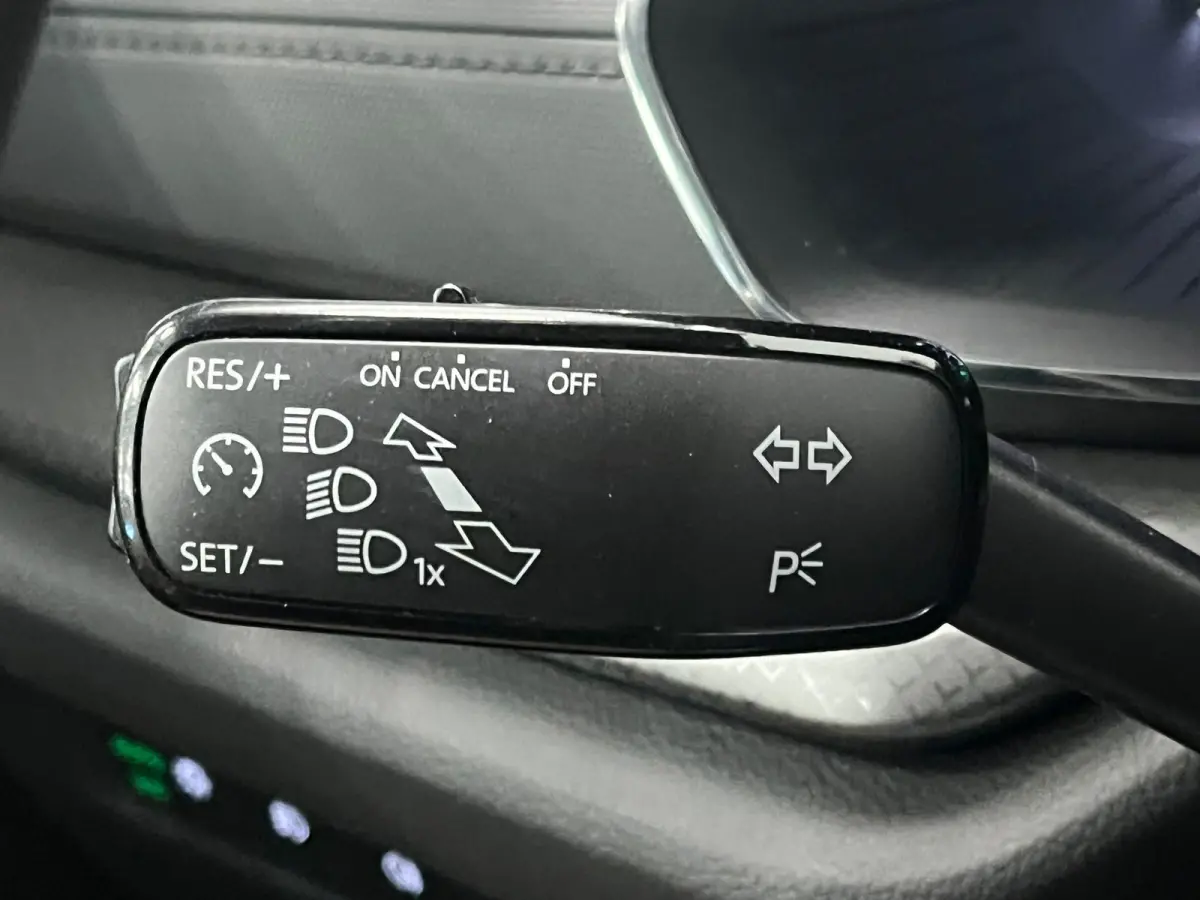 1.0 e-TSI Business Edition Trekhaak Airco ECC Navi Wireless Carplay PDC VA Full LED Virtual Cockpit Cruise Control