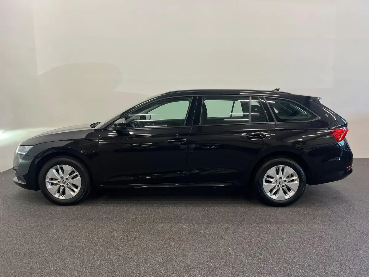 1.0 e-TSI Business Edition Trekhaak Airco ECC Navi Wireless Carplay PDC VA Full LED Virtual Cockpit Cruise Control