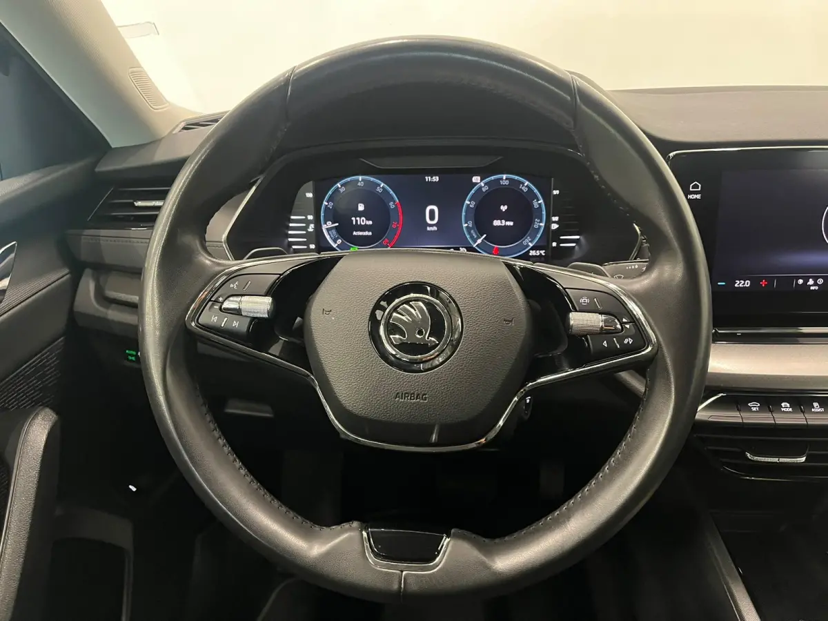 1.0 e-TSI Business Edition Trekhaak Airco ECC Navi Wireless Carplay PDC VA Full LED Virtual Cockpit Cruise Control