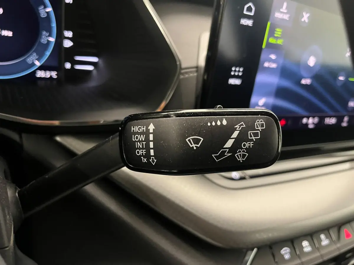 1.0 e-TSI Business Edition Trekhaak Airco ECC Navi Wireless Carplay PDC VA Full LED Virtual Cockpit Cruise Control
