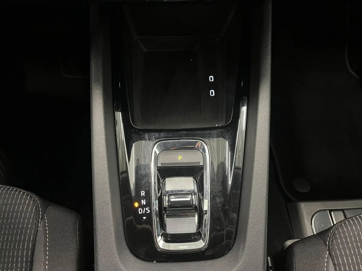 1.0 e-TSI Business Edition Trekhaak Airco ECC Navi Wireless Carplay PDC VA Full LED Virtual Cockpit Cruise Control