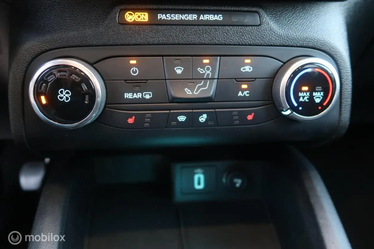 1.0 EcoBoost EDITION EDITION CARPLAY, NAVI, CRUISECONTROL