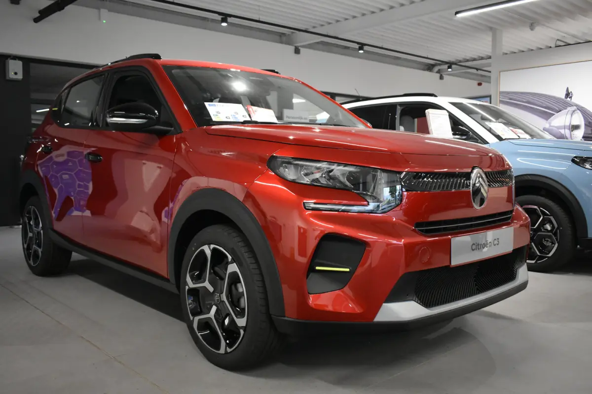 1.2 Turbo 100pk Plus | Carplay | Airco | Cruise Control | DAB | Telefoon | Apple Carplay/Android Auto|telefoonintegratie premium | Audio installatie | Buitenspiegels verwarmbaar