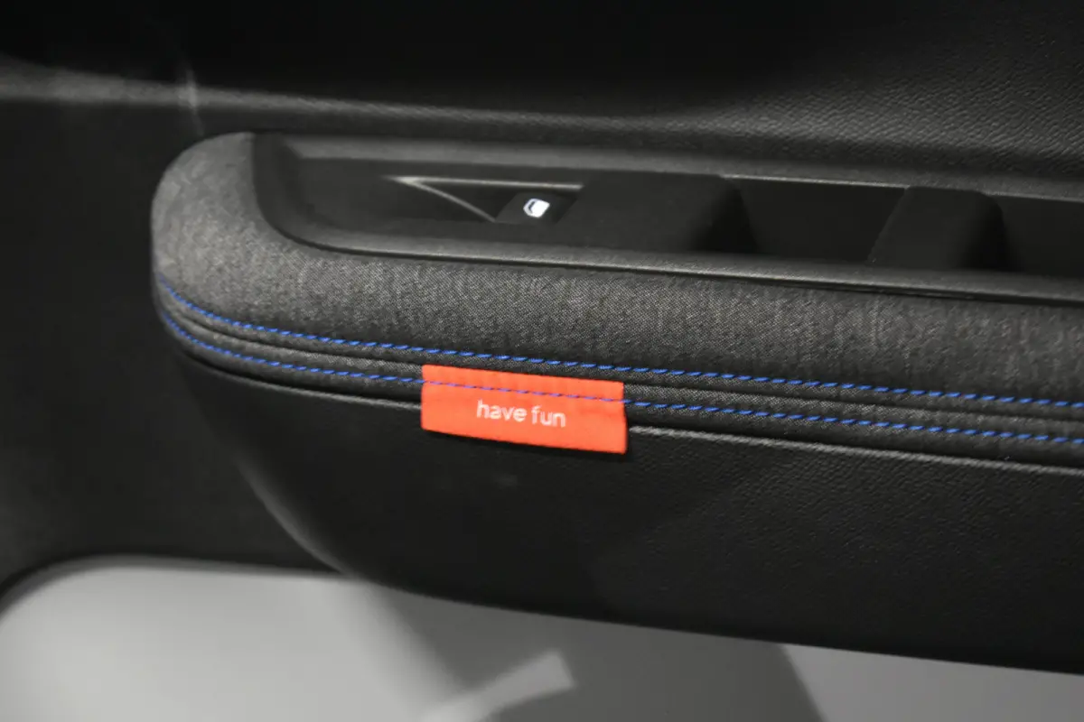 1.2 Turbo 100pk Plus | Carplay | Airco | Cruise Control | DAB | Telefoon | Apple Carplay/Android Auto|telefoonintegratie premium | Audio installatie | Buitenspiegels verwarmbaar