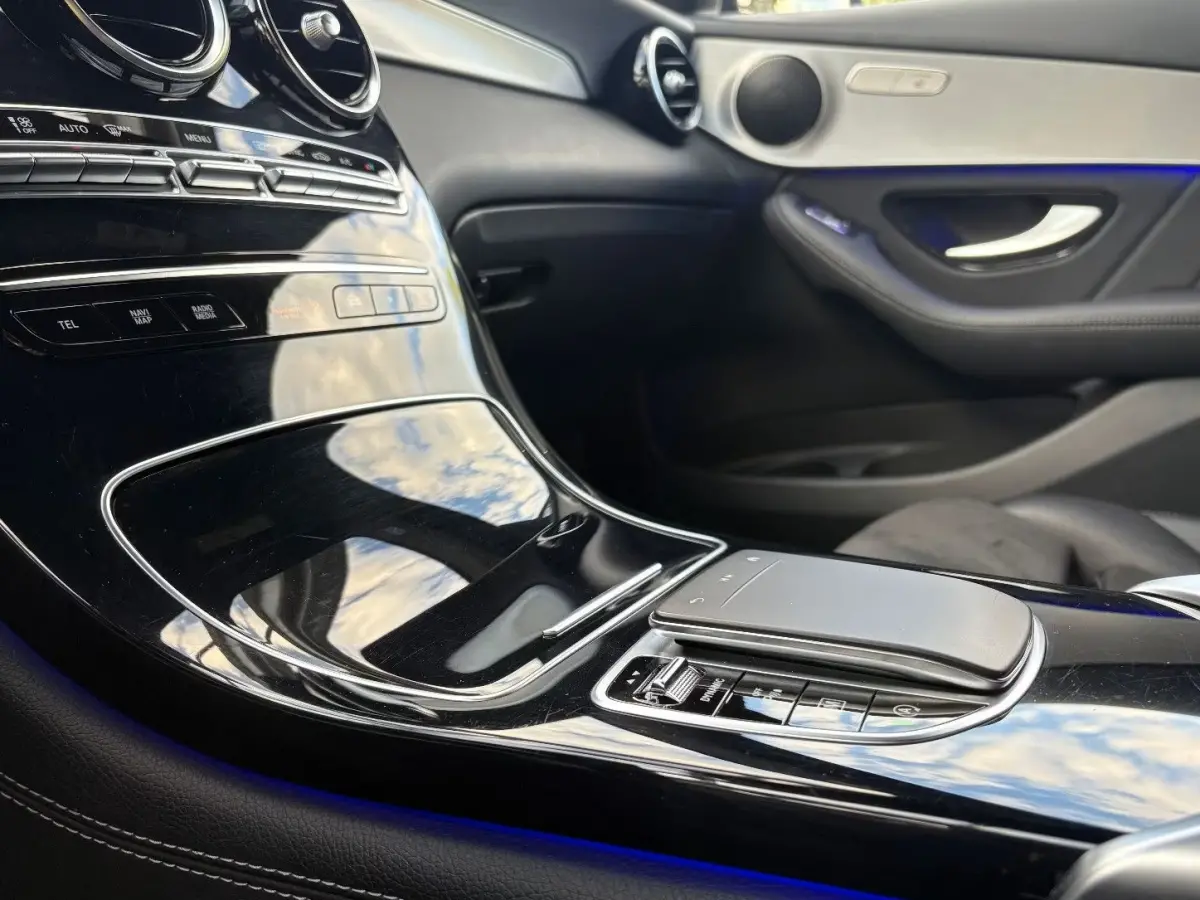 200 4M AMG ** LED, MBUX+, PRIVACY, SPIEGEL- PACK, 19-inch LMV, DODE HOEK ** UNFALLFREI - VOL. MB-ONDERH. ** ** INFORMEER OOK NAAR ONZE AANTREKKELIJKE FINANCIAL-LEASE TARIEVEN **