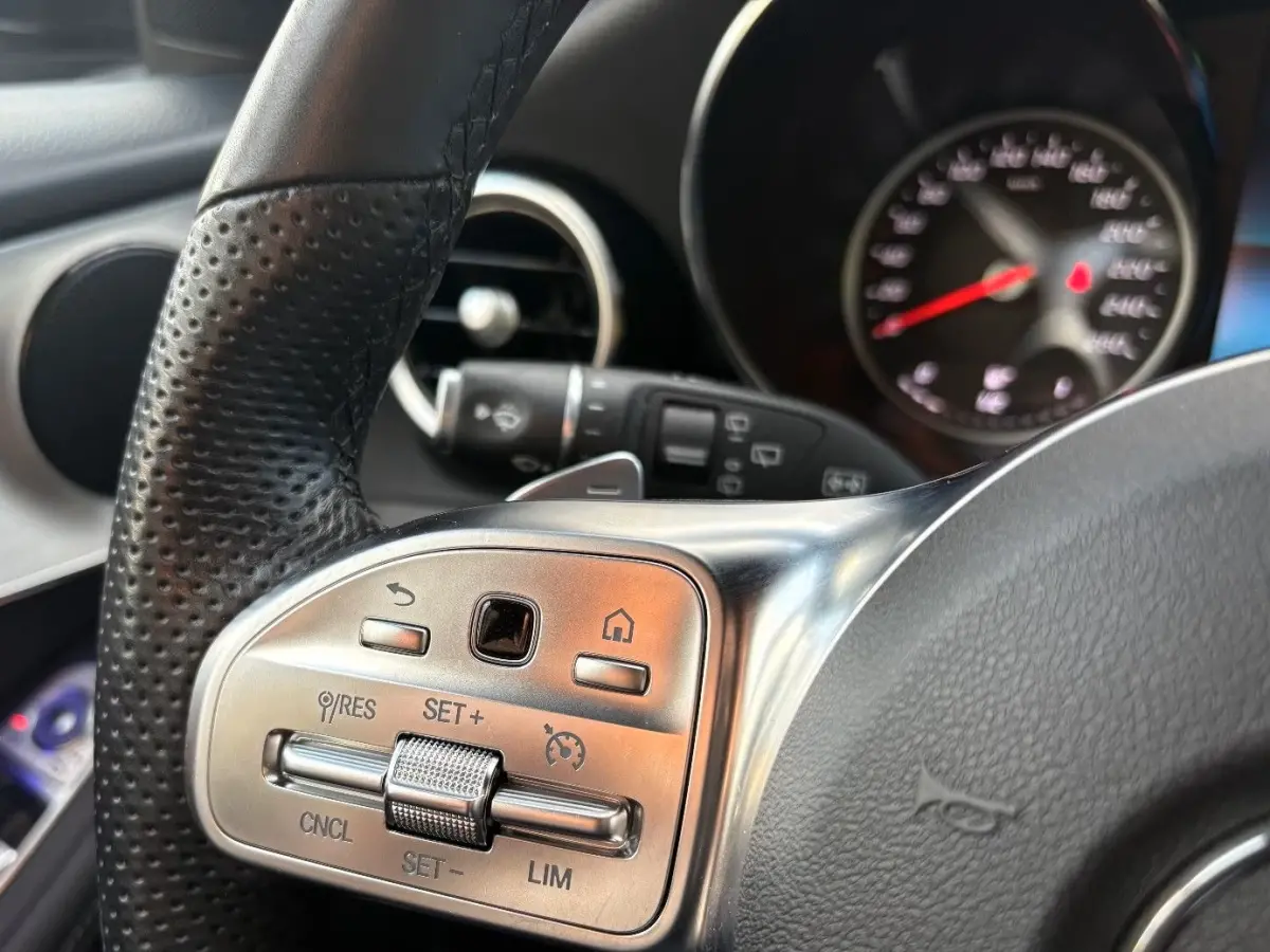 200 4M AMG ** LED, MBUX+, PRIVACY, SPIEGEL- PACK, 19-inch LMV, DODE HOEK ** UNFALLFREI - VOL. MB-ONDERH. ** ** INFORMEER OOK NAAR ONZE AANTREKKELIJKE FINANCIAL-LEASE TARIEVEN **
