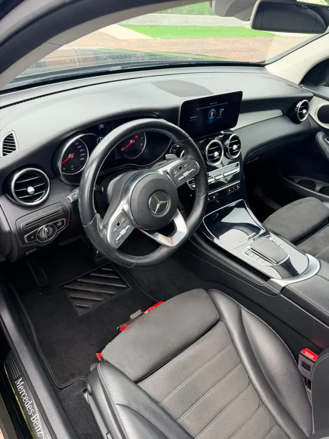 200 4M AMG ** LED, MBUX+, PRIVACY, SPIEGEL- PACK, 19-inch LMV, DODE HOEK ** UNFALLFREI - VOL. MB-ONDERH. ** ** INFORMEER OOK NAAR ONZE AANTREKKELIJKE FINANCIAL-LEASE TARIEVEN **