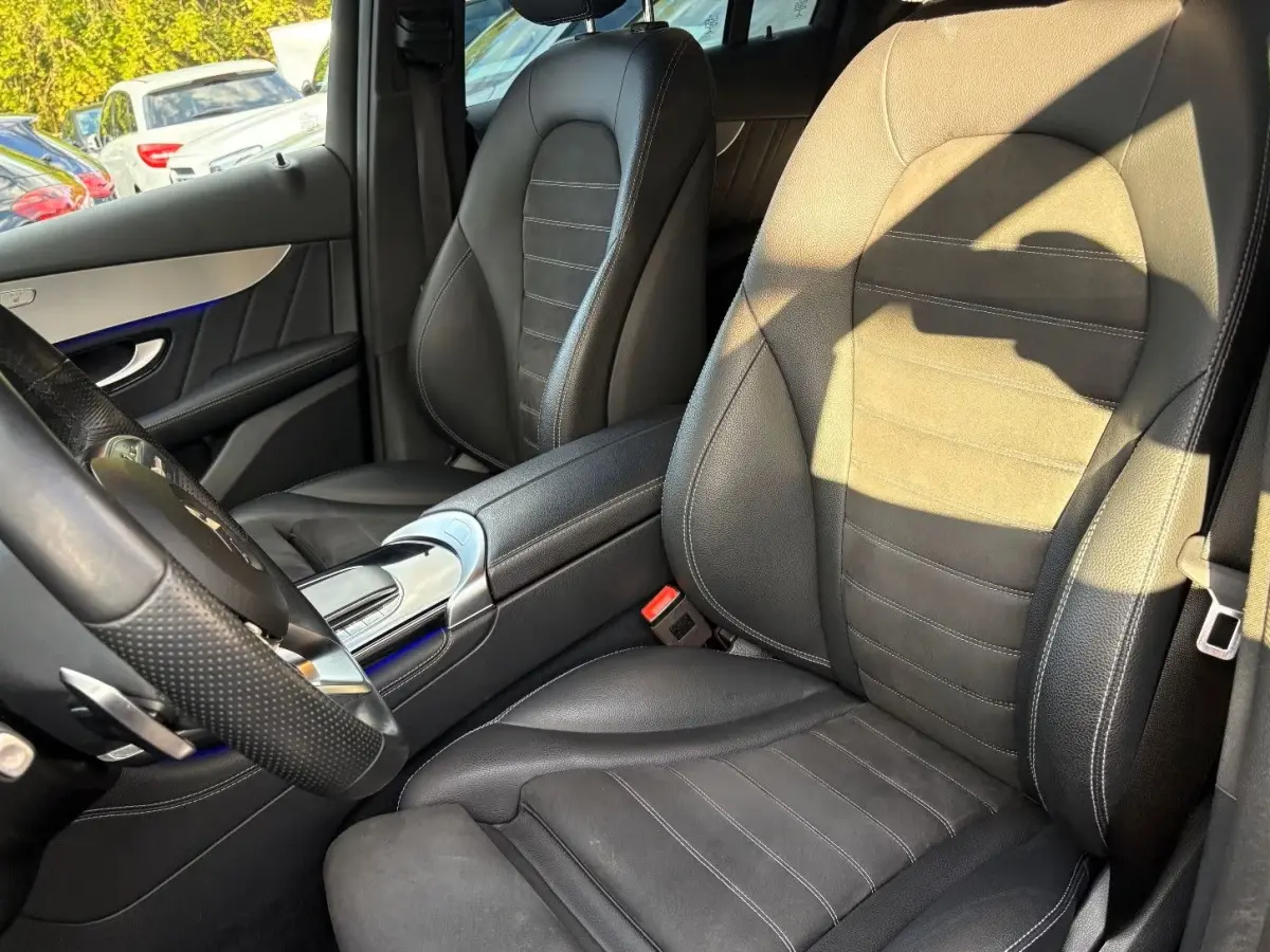 200 4M AMG ** LED, MBUX+, PRIVACY, SPIEGEL- PACK, 19-inch LMV, DODE HOEK ** UNFALLFREI - VOL. MB-ONDERH. ** ** INFORMEER OOK NAAR ONZE AANTREKKELIJKE FINANCIAL-LEASE TARIEVEN **
