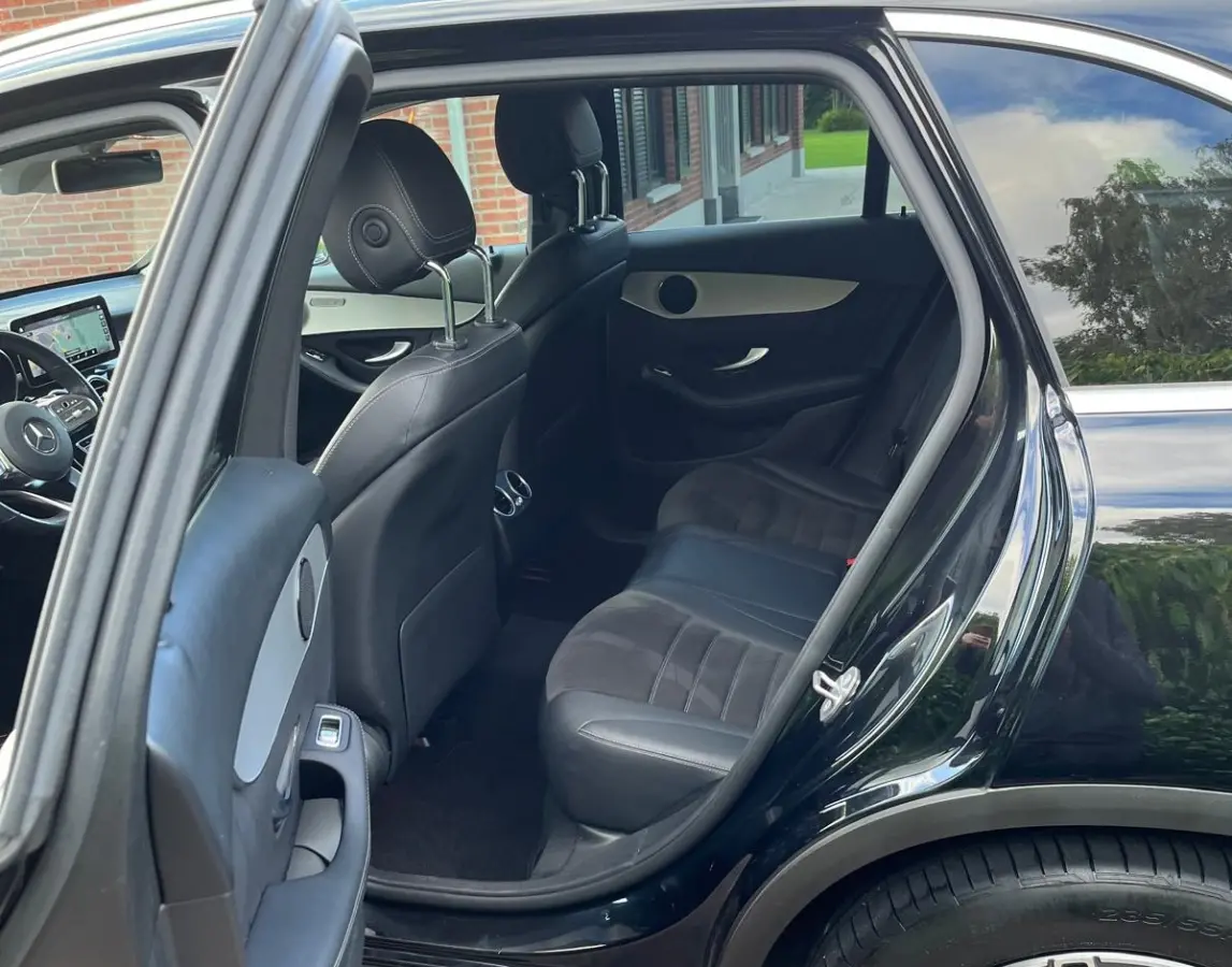 200 4M AMG ** LED, MBUX+, PRIVACY, SPIEGEL- PACK, 19-inch LMV, DODE HOEK ** UNFALLFREI - VOL. MB-ONDERH. ** ** INFORMEER OOK NAAR ONZE AANTREKKELIJKE FINANCIAL-LEASE TARIEVEN **