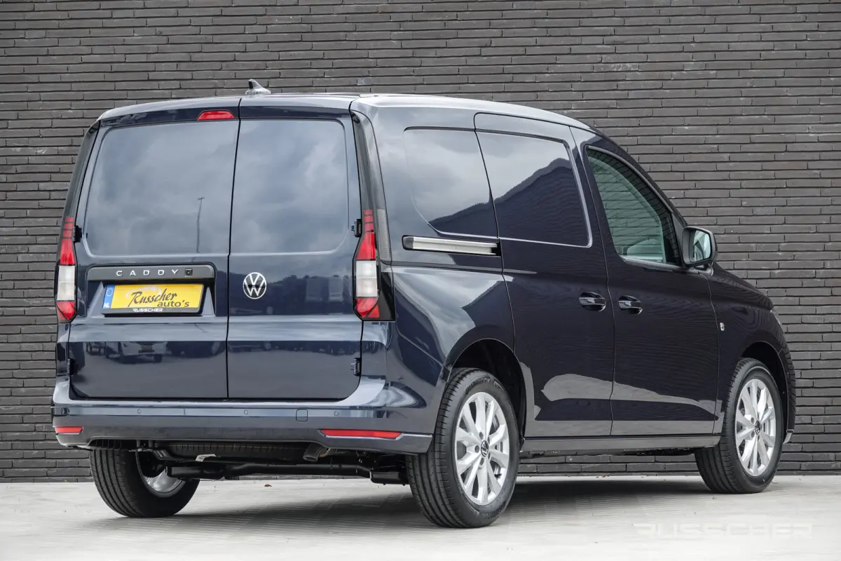 L1 | 2.0Tdi 122Pk Aut. | Style | Stoel-Stoel | Achteruitrijcamera | 17'' | Starlight Blue