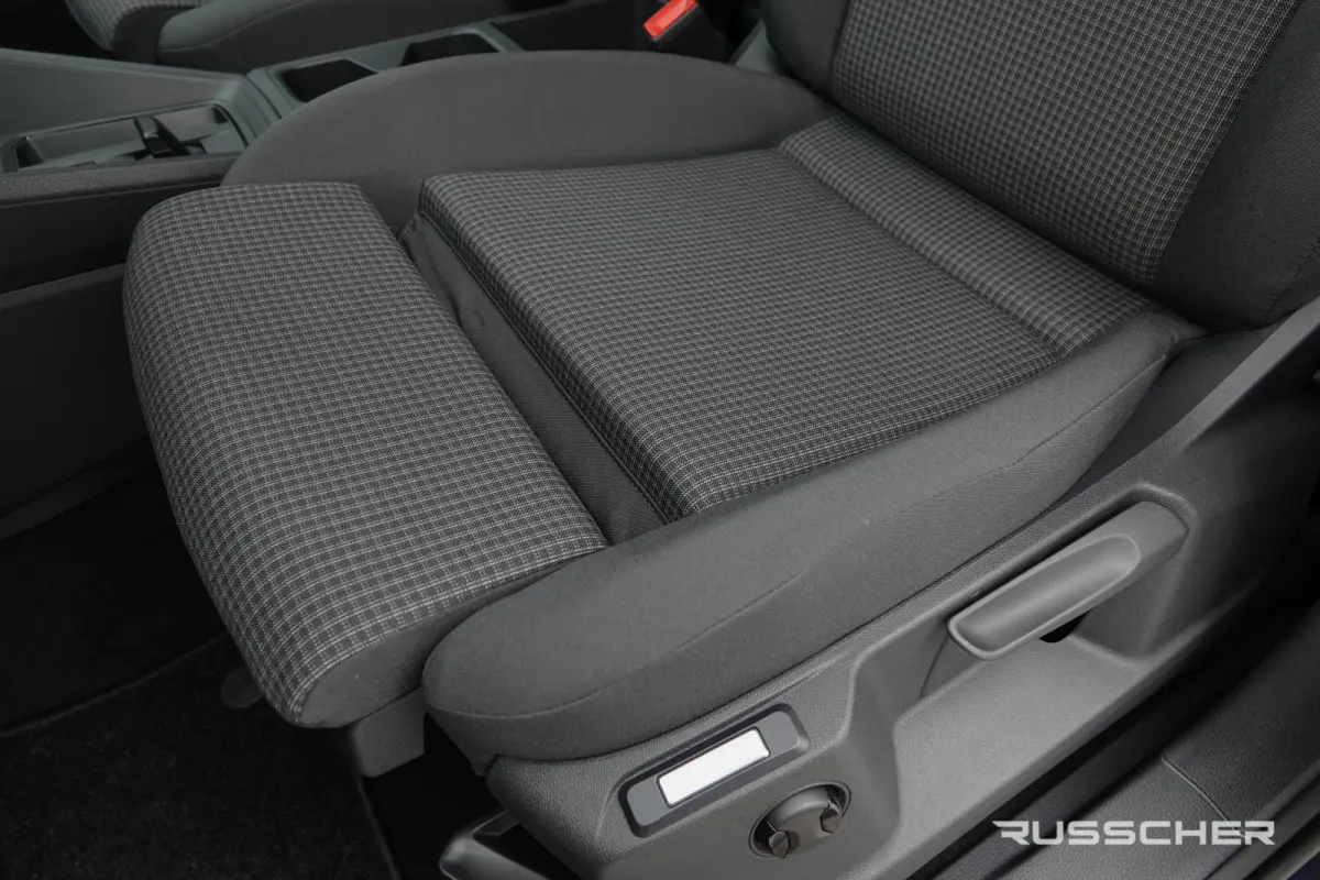 L1 | 2.0Tdi 122Pk Aut. | Style | Stoel-Stoel | Achteruitrijcamera | 17'' | Starlight Blue