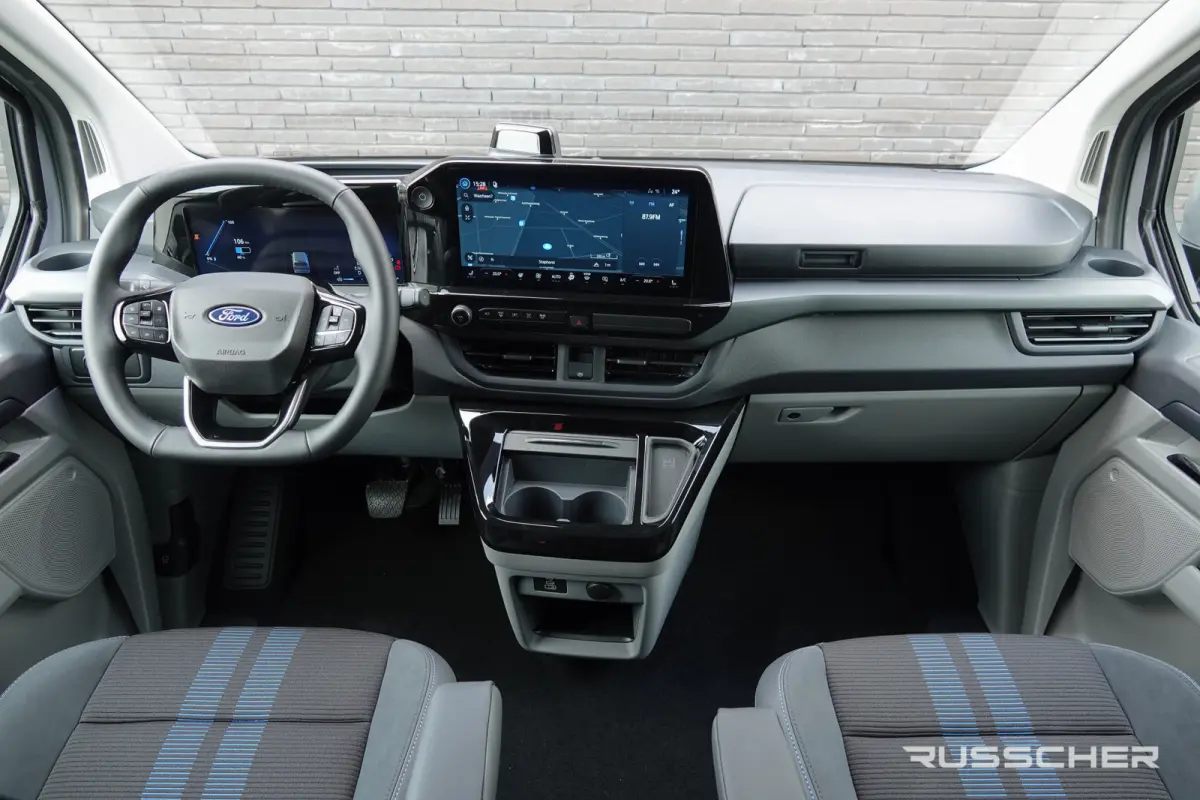 E-Transit L2H1 218Pk Aut. | | Nieuwe 71kWh Accu | 5-Persoons | Elektrisch | Sport 320 | 360° Camera | 19''