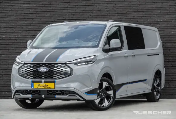 E-Transit L2H1 218Pk Aut. | | Nieuwe 71kWh Accu | 5-Persoons | Elektrisch | Sport 320 | 360° Camera | 19''