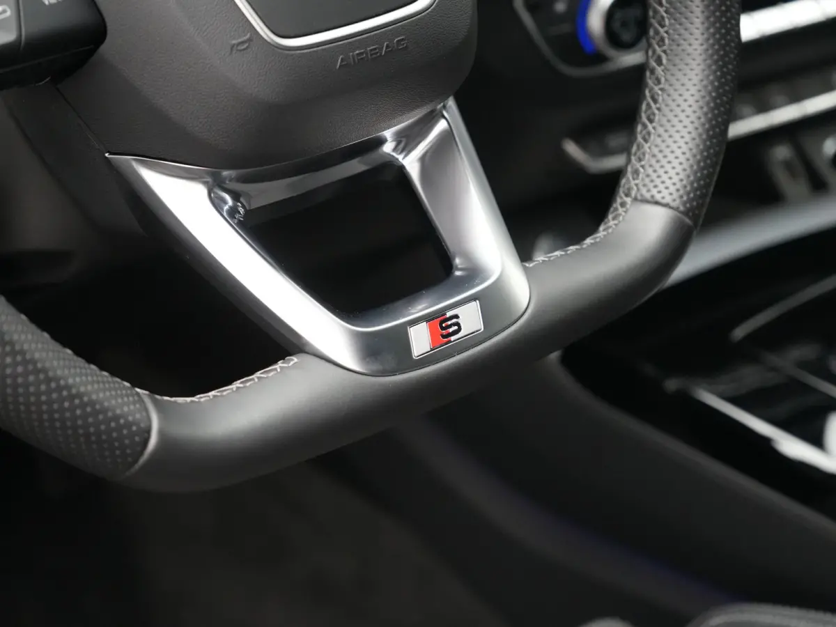 50 TFSI e S Line PHEV 300pk Dealer O.H. | Matrix LED | 360 Camera | Bang & Olufsen Audio | Sfeerverlichting | Keyless | Elektrische Sportstoelen Verwarmd | Navigatie | DAB | Cruise Control |