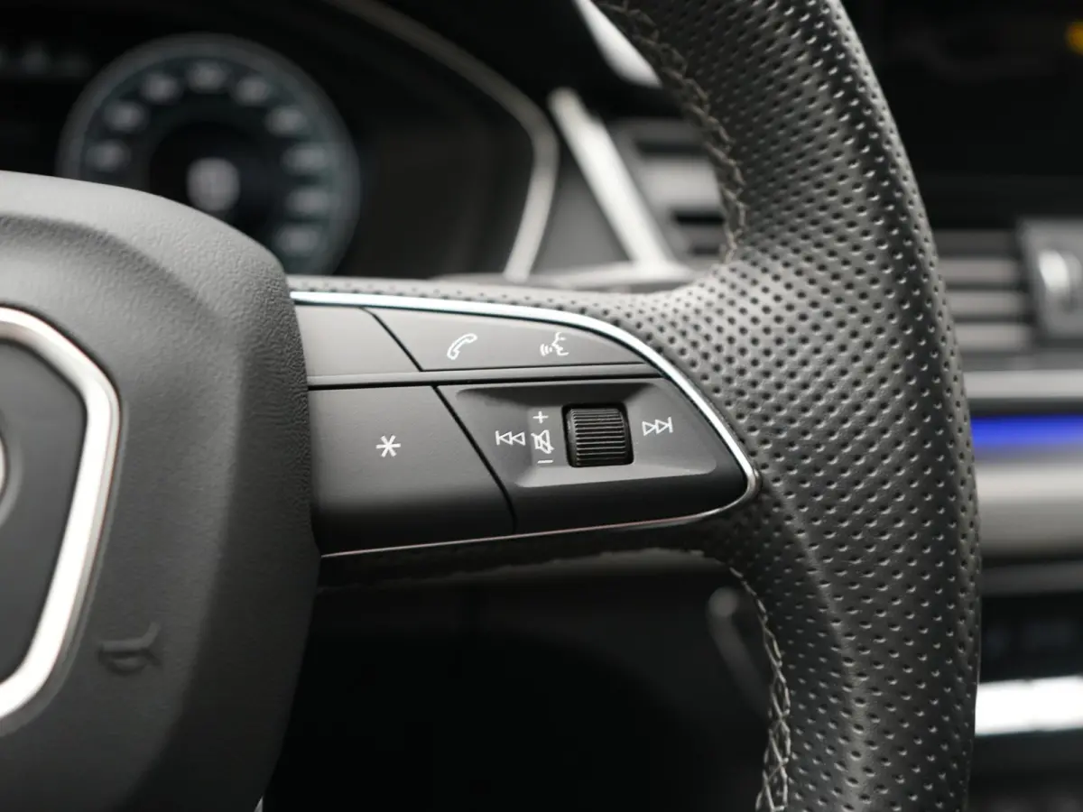 50 TFSI e S Line PHEV 300pk Dealer O.H. | Matrix LED | 360 Camera | Bang & Olufsen Audio | Sfeerverlichting | Keyless | Elektrische Sportstoelen Verwarmd | Navigatie | DAB | Cruise Control |
