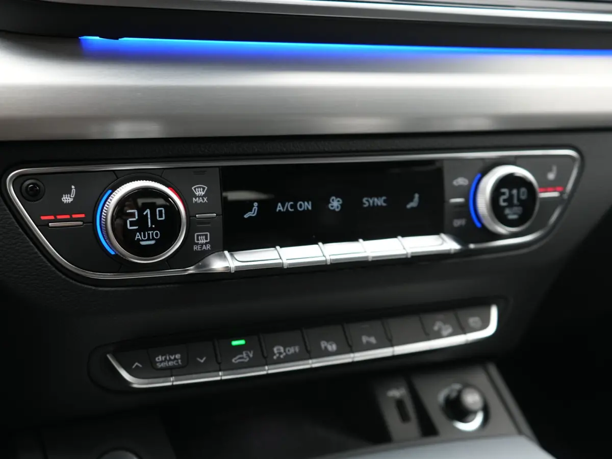50 TFSI e S Line PHEV 300pk Dealer O.H. | Matrix LED | 360 Camera | Bang & Olufsen Audio | Sfeerverlichting | Keyless | Elektrische Sportstoelen Verwarmd | Navigatie | DAB | Cruise Control |