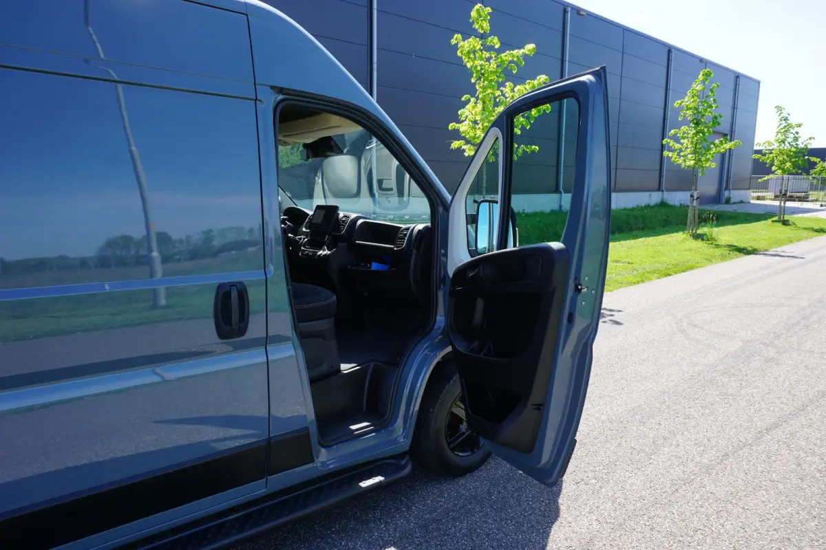35 2.2 MultiJet L2H2 Nieuw dashboard |140 pk |Topstaat |BPM voordeel |Lanzarotte grijs |Trekhaak |Digitaal dashboard |10" navigatiesysteem |Carplay |Digitale achteruitkijkspiegel