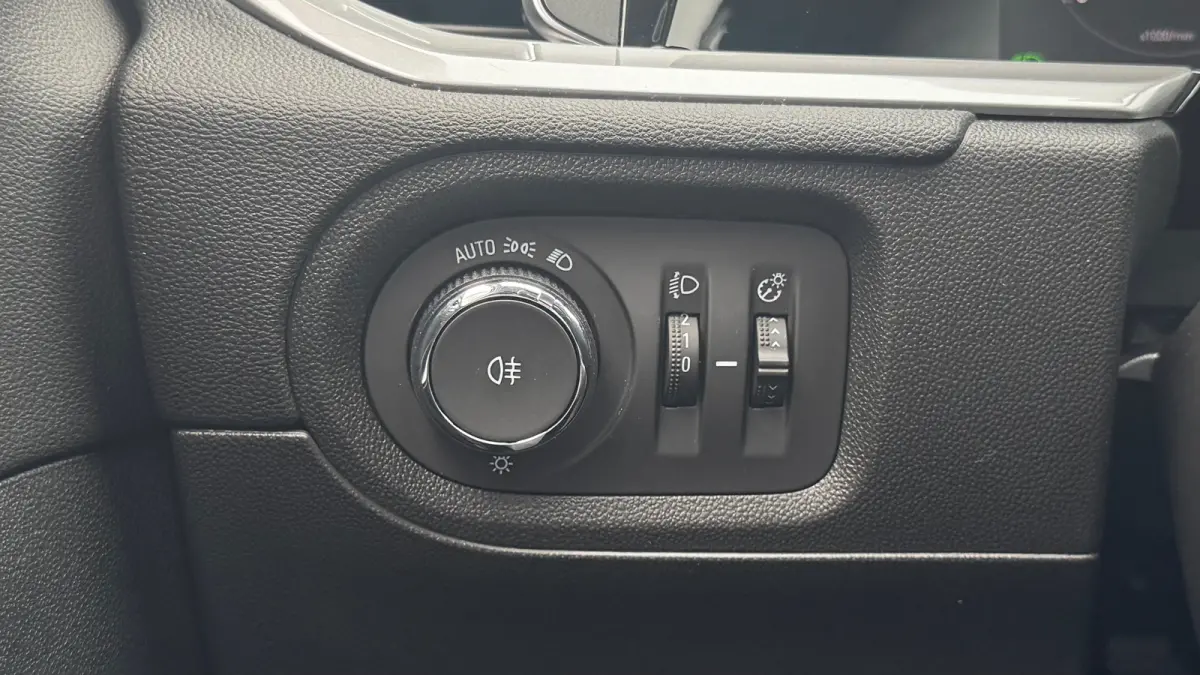 1.2 TURBO 130PK LEVEL 4 GS AUTOMAAT / NAVI / LEDER / CLIMA / LED / PDC / AGR / 18" LMV / CAMERA / WINTERPAKKET / BLUETOOTH / CRUISECONTROL / 1E EIGENAAR / NIEUWSTAAT !!
