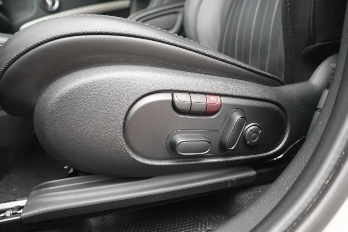 Cooper S | Leder | Achteruitrijcamera | Comfort Acces | Harman Kardon | Panoramadak | Head-Up Display | Adaptive Cruise Control