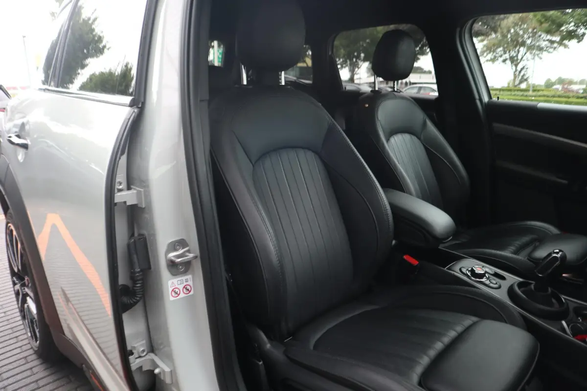 Cooper S | Leder | Achteruitrijcamera | Comfort Acces | Harman Kardon | Panoramadak | Head-Up Display | Adaptive Cruise Control