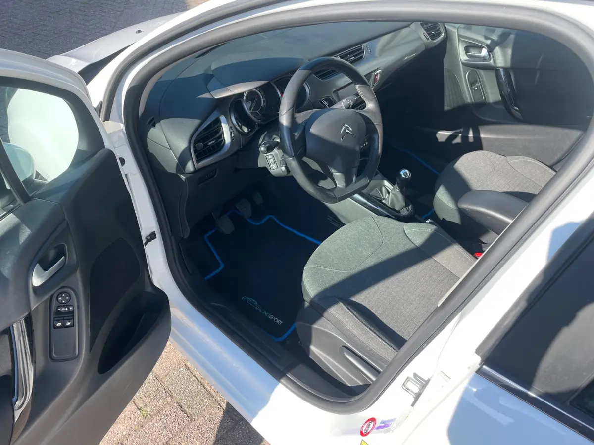 1.6 BlueHDi Feel Edition